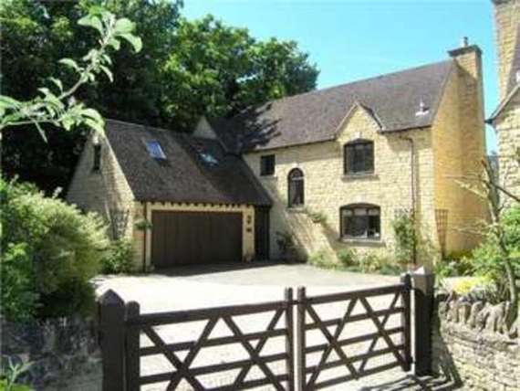 5 bedroom Detached f...